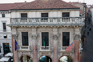 1, Палаццо дель Капитано (лоджия дель Капитанио)