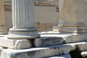База колонны, Эрехтейон Афинского акрополя